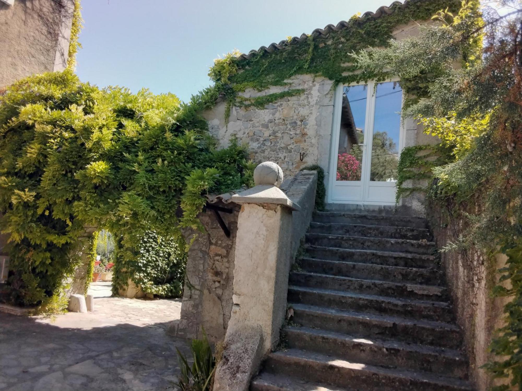 Le Domaine Du Soulier -Gite Et Chambres D'Hotes - La Maison Du Gardien Tornac Exterior photo